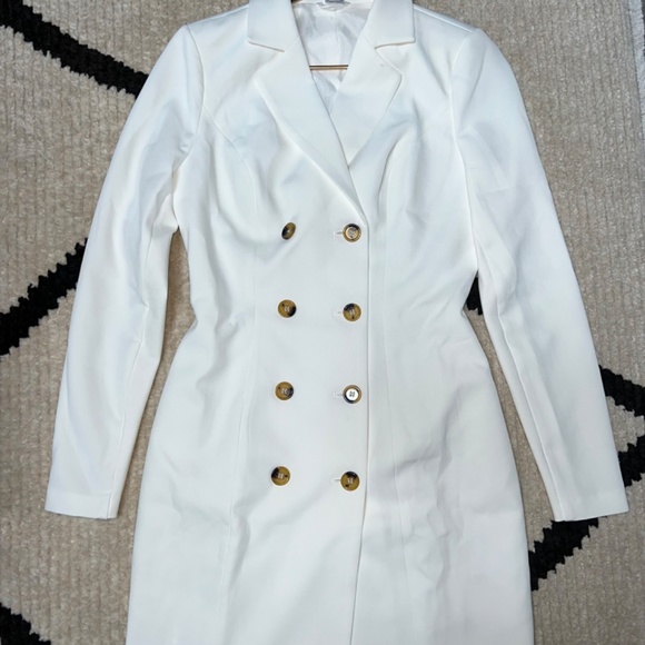 Venus white long sleeve dress - Picture 5 of 5